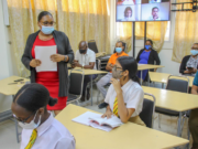 Gov’t to introduce specialized programmes for migrant children; vows to improve Spanish curriculum