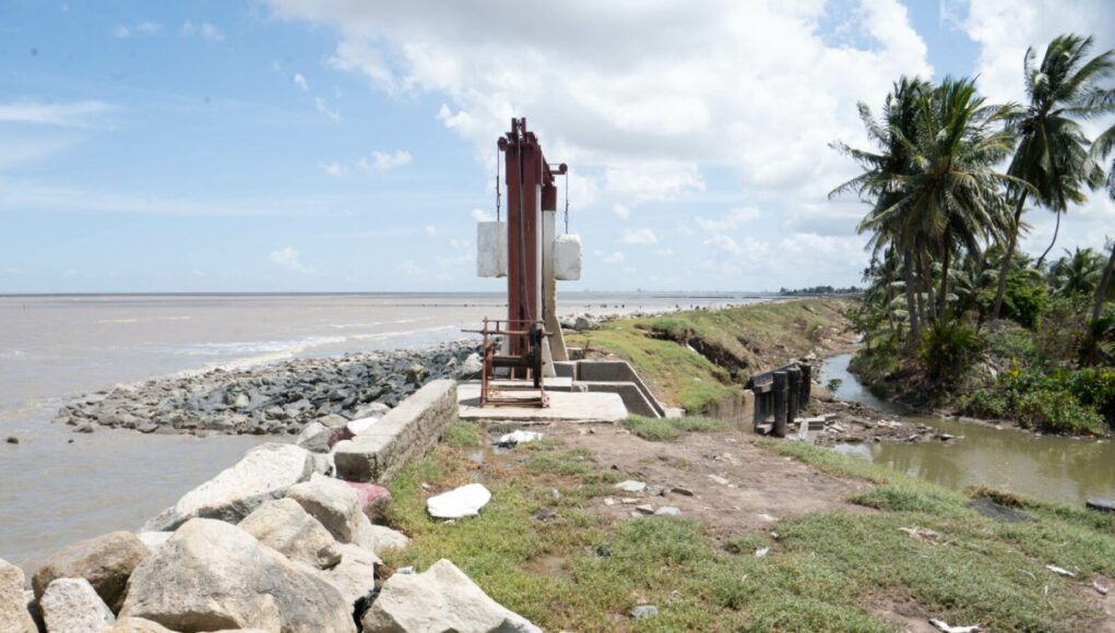 sea defence koker sluice